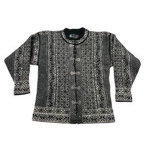 Vintage Kaare Gjose Pure New Wool Knit Sweater